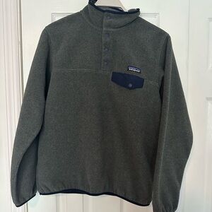 Women’s Patagonia Synchilla pullover. Gently worn size medium